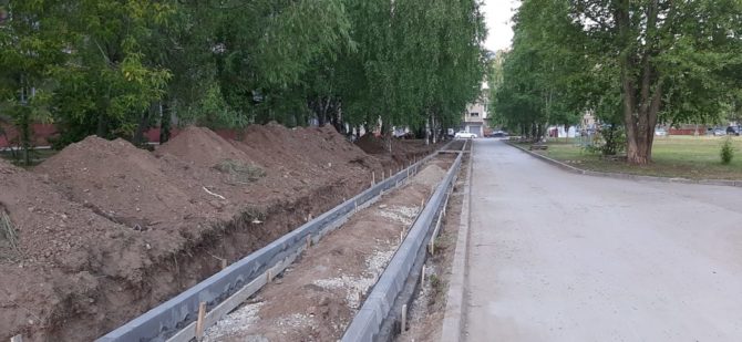 В северной части Соликамска ведётся устройство тротуара и межквартального проезда по проспекту Юбилейный